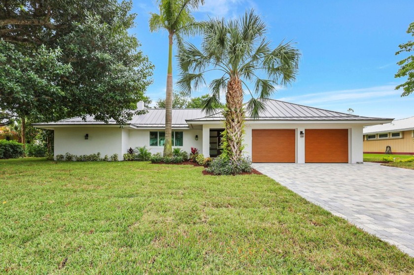 Welcome to a beautiful newly renovated 2478 sq. ft. home in the - Beach Home for sale in Stuart, Florida on Beachhouse.com