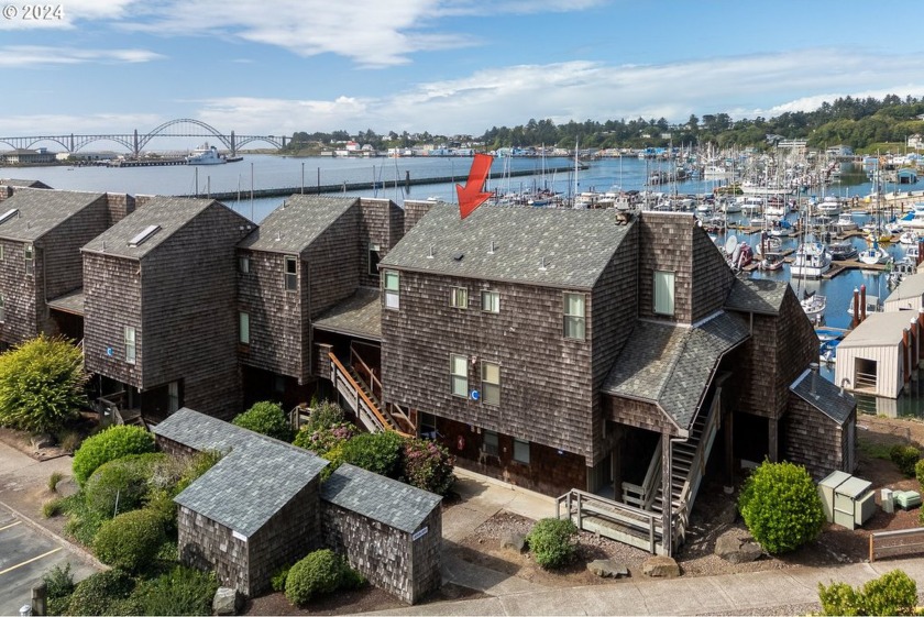 Welcome to your coastal oasis! This beautifully furnished - Beach Condo for sale in Newport, Oregon on Beachhouse.com