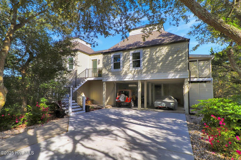 Nestled beneath a canopy of live oaks, 108 Talford Drive is an - Beach Home for sale in Atlantic Beach, North Carolina on Beachhouse.com