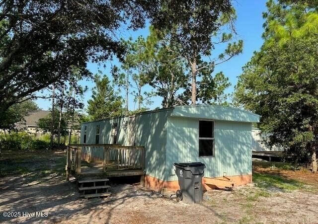 Income-producing rental with reliable tenants! This 2-bedroom - Beach Home for sale in Southport, North Carolina on Beachhouse.com