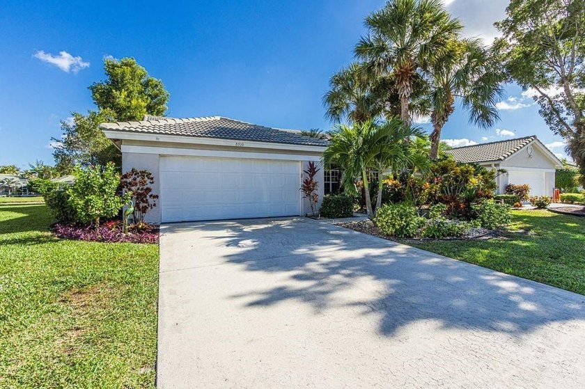 REDUCED! MOTIVATED SELLERS! BRING OFFERS! Stunning lakeview - Beach Home for sale in Boynton Beach, Florida on Beachhouse.com
