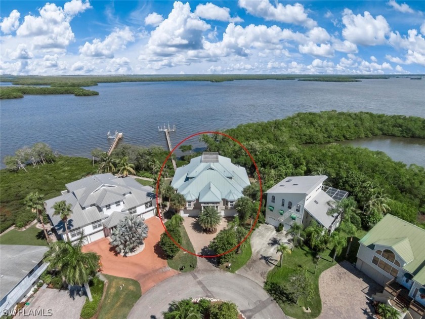 Rare opportunity to own this stunning bayfront beauty! Enjoy the - Beach Townhome/Townhouse for sale in Fort Myers Beach, Florida on Beachhouse.com