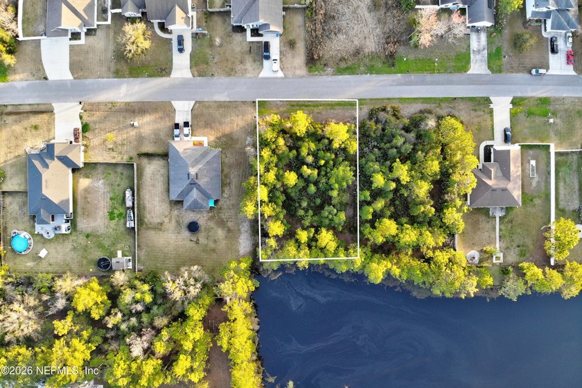 Beautiful lakefront parcel on a spring-fed lake. This 0.51-acre - Beach Lot for sale in St Augustine, Florida on Beachhouse.com