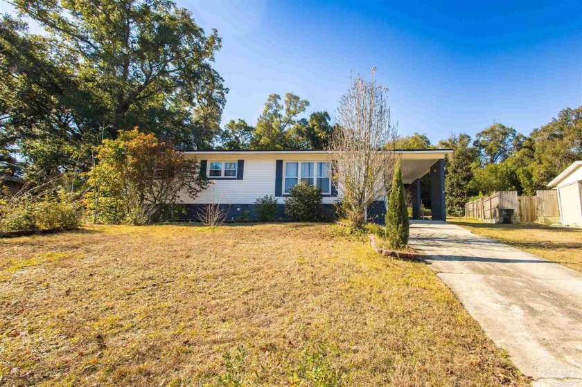 ** OPEN HOUSE COMING IN FEBRUARY** Quaint subdivision that is so - Beach Home for sale in Pensacola, Florida on Beachhouse.com