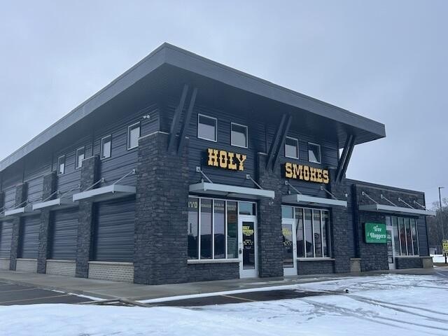 Wow! The possibilities are endless here! 5185 Sq Ft with 2 - Beach Commercial for sale in East Tawas, Michigan on Beachhouse.com