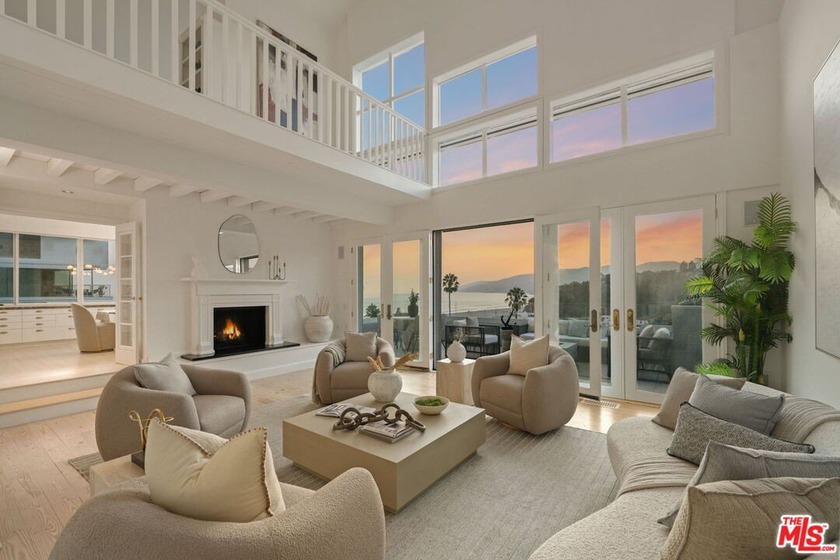 Experience breathtaking ocean and canyon views from nearly every - Beach Condo for sale in Santa Monica, California on Beachhouse.com