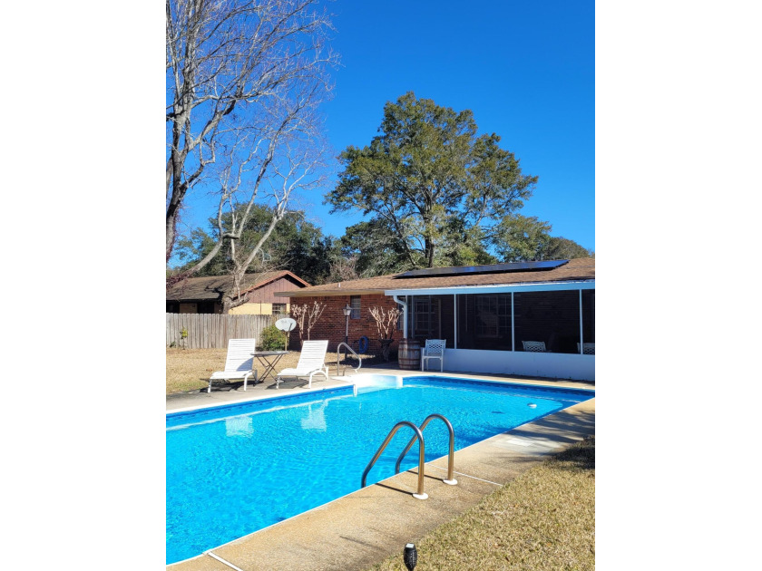 Price Reduced!* Immaculate 4BD/2BA brick pool home in Ft Walton - Beach Home for sale in Fort Walton Beach, Florida on Beachhouse.com