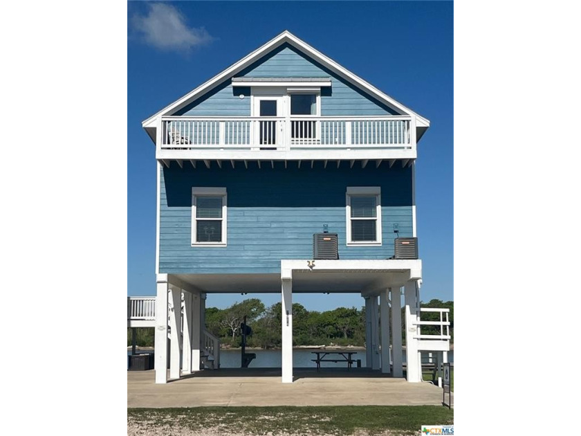 Classic traditional beach house. Open underneath, house with - Beach Home for sale in Matagorda, Texas on Beachhouse.com