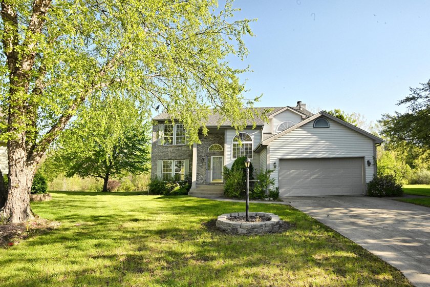Spacious and inviting 4-bedroom, 2.5-bath home conveniently - Beach Home for sale in Chesterton, Indiana on Beachhouse.com