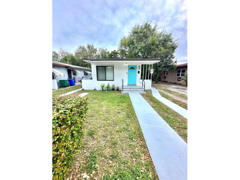 Great investment opportunity for this nice legal duplex 2/1 + - Beach Townhome/Townhouse for sale in Miami, Florida on Beachhouse.com