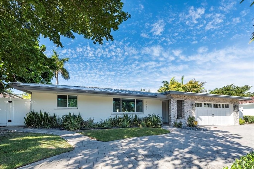 STUNNINGLY UPDATED 4BR/3BA CUSTOM HOME IN THE HIGHLY DESIRABLE - Beach Home for sale in Fort Lauderdale, Florida on Beachhouse.com