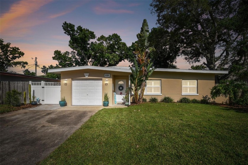 Discover the perfect blend of comfort and convenience in this - Beach Home for sale in Largo, Florida on Beachhouse.com