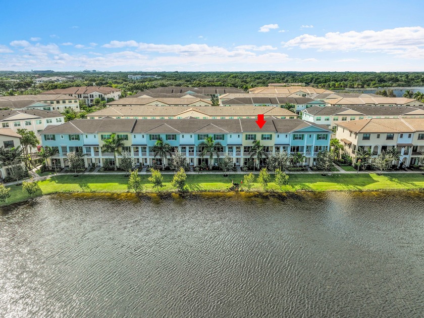 This stunning 3 BR / 3.5 BA townhome in Alton offers 2,252 sq ft - Beach Townhome/Townhouse for sale in Palm Beach Gardens, Florida on Beachhouse.com