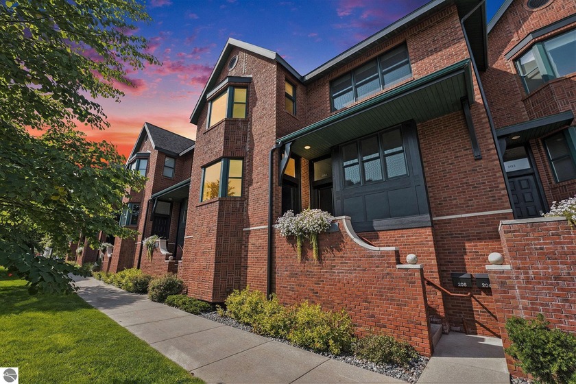 Welcome to the coveted Brownstones in downtown Traverse City! - Beach Condo for sale in Traverse City, Michigan on Beachhouse.com