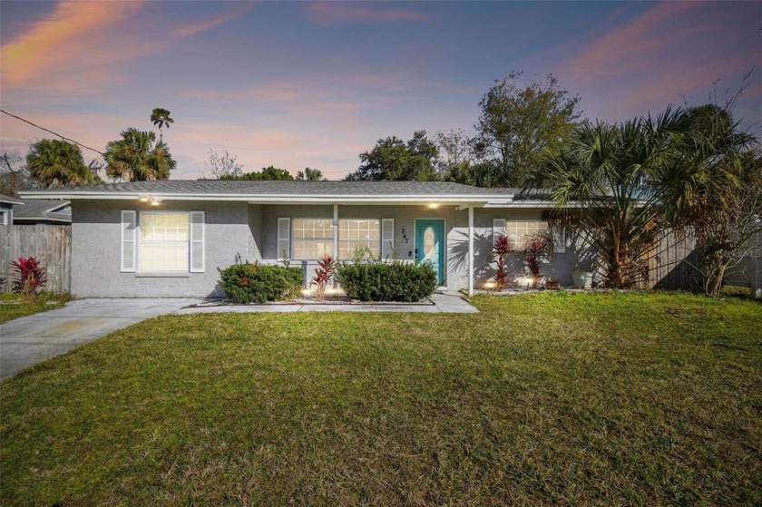 Welcome to this 4-bedroom, 2-bath pool home in the Heart of - Beach Home for sale in Crystal River, Florida on Beachhouse.com