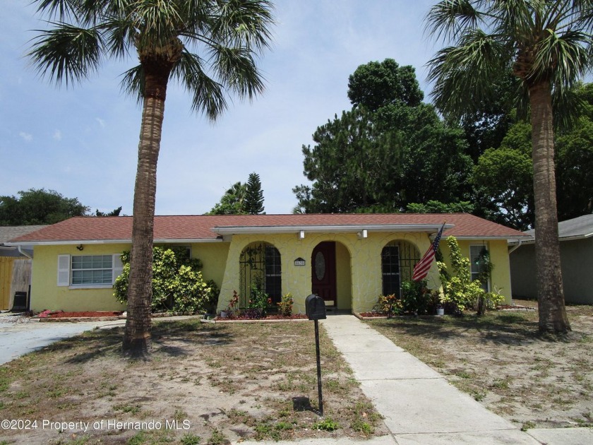 Come check out this move in ready home! Are you looking for an - Beach Home for sale in Port Richey, Florida on Beachhouse.com