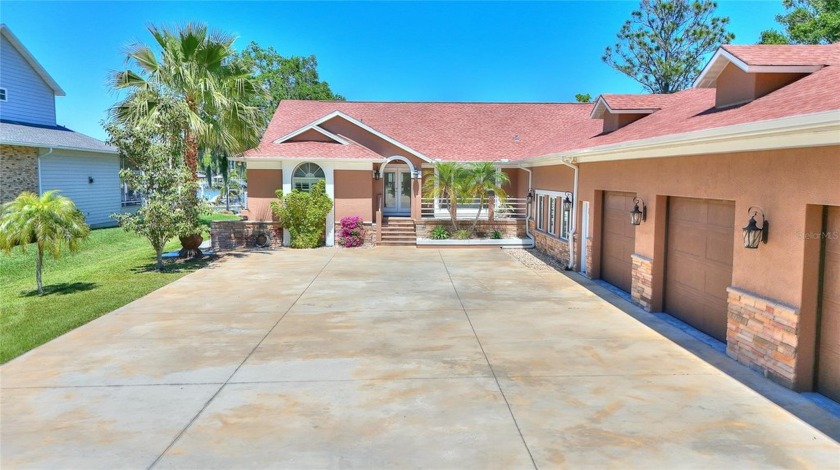 Under contract-accepting backup offers. Exquisite waterfront - Beach Home for sale in Riverview, Florida on Beachhouse.com