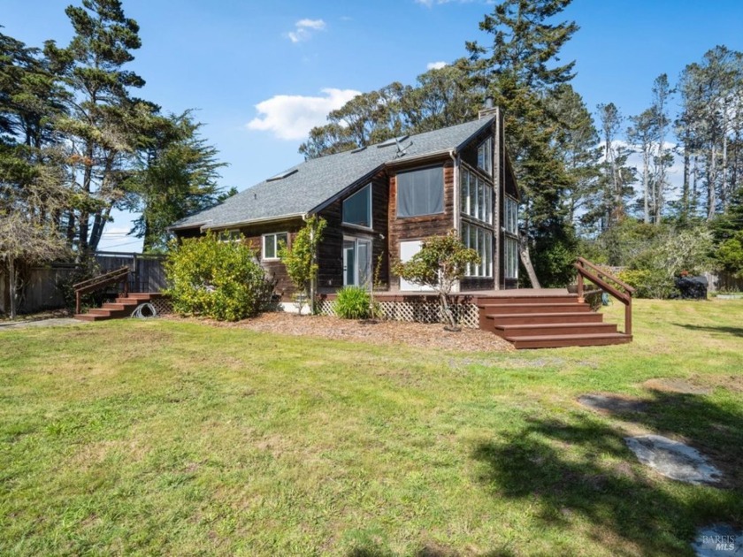 Point Cabrillo retreat! An impressive 3 bedroom, 2 bath custom - Beach Home for sale in Mendocino, California on Beachhouse.com