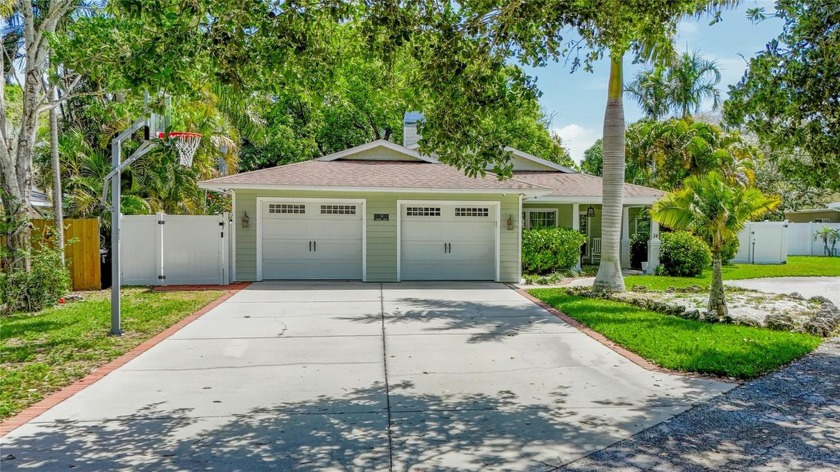 Live in the heart of Belleair in this 2,200 sq. ft. 3 bedroom, 3 - Beach Home for sale in Belleair Beach, Florida on Beachhouse.com