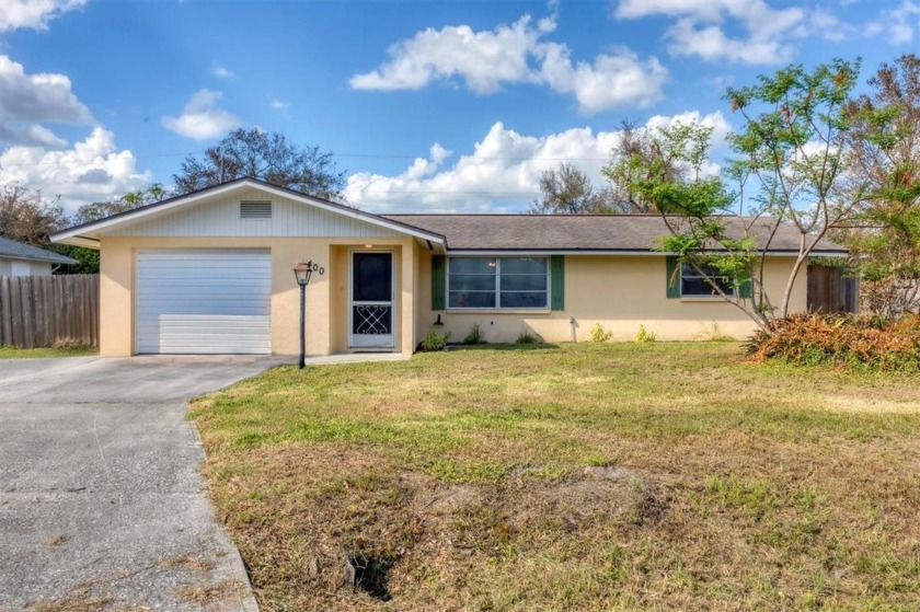 SOUTH VENICE!!! X-FLOOD ZONE!!! UPDATED KITCHEN with STAINLESS - Beach Home for sale in Venice, Florida on Beachhouse.com