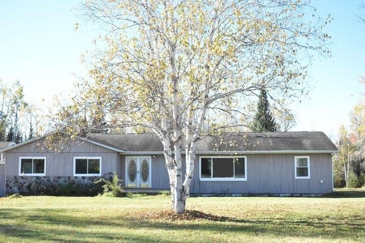 Many life changes in 15 years. New memories are waiting for you - Beach Home for sale in Cheboygan, Michigan on Beachhouse.com