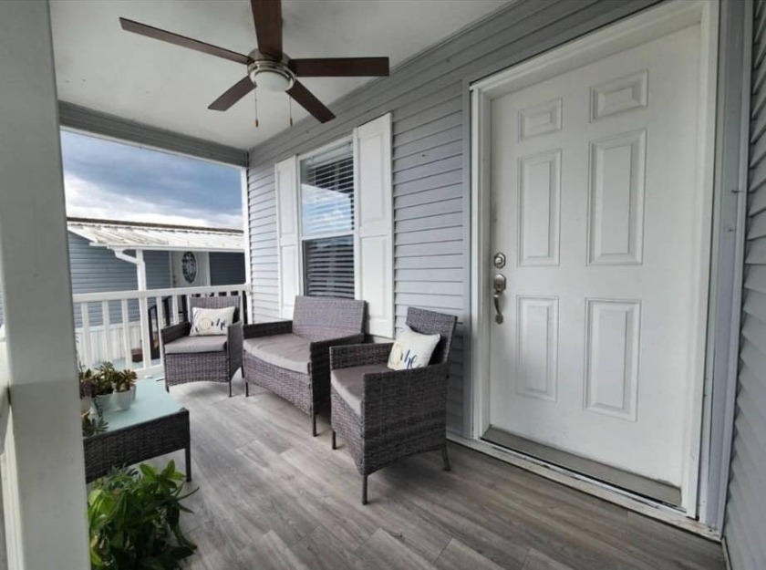 FAMILY PARK IN TAMPA EXCELLENT CONDITION!!!!/ 2012 HOME WITH - Beach Home for sale in Tampa, Florida on Beachhouse.com