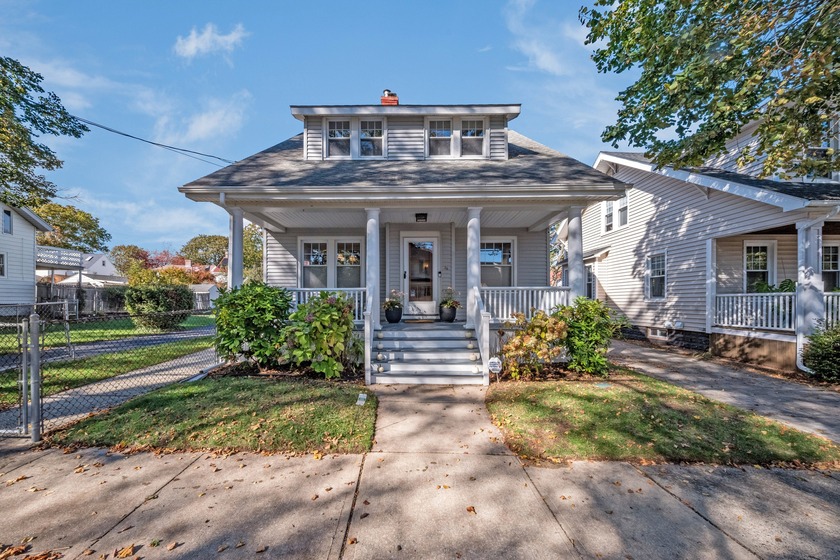 Beautifully Renovated Cape Just Steps from Pardee Seawall ~ - Beach Home for sale in New Haven, Connecticut on Beachhouse.com