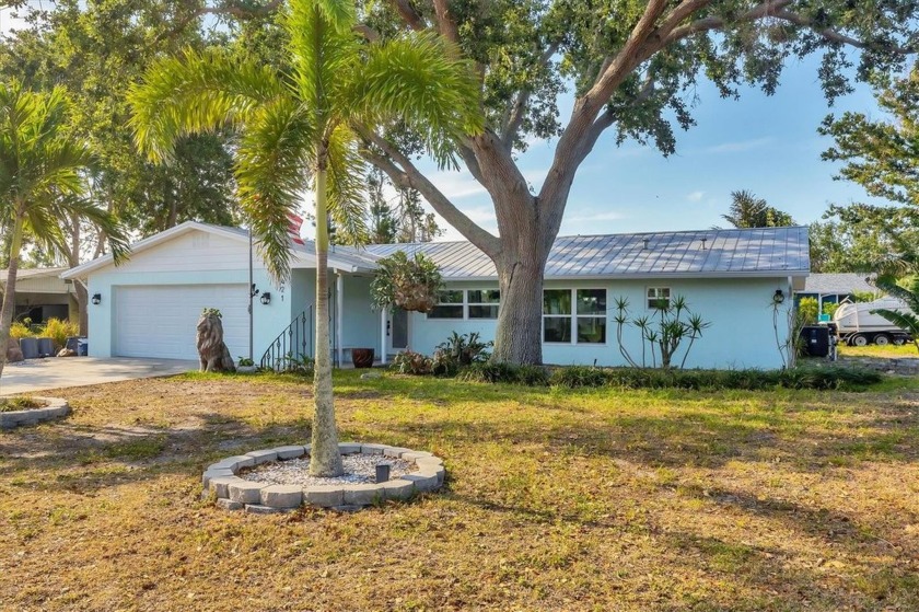 The Florida Dream You've Been Waiting For! 
Welcome to - Beach Home for sale in Nokomis, Florida on Beachhouse.com