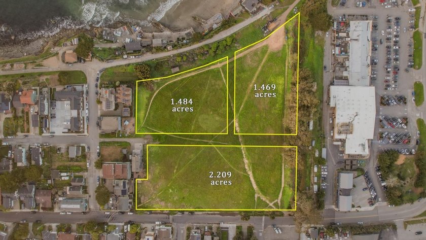 This phenomenal undeveloped 3 Parcel opportunity includes 3 lots - Beach Commercial for sale in Pacifica, California on Beachhouse.com