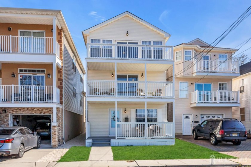 Welcome to 28 Bay Avenue, a beautifully updated 4-bedroom, 2 - Beach Home for sale in Keansburg, New Jersey on Beachhouse.com