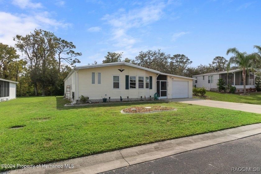 Well maintained 3-bedroom 2 bath home located in the highly - Beach Home for sale in Spring Hill, Florida on Beachhouse.com