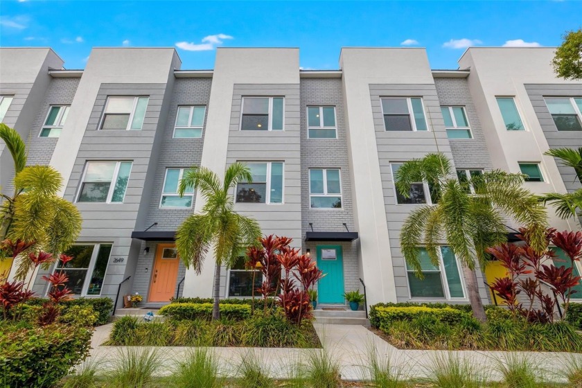 LOCATION! LOCATION! LOCATION! The vibrant Grand Central Arts - Beach Townhome/Townhouse for sale in St. Petersburg, Florida on Beachhouse.com
