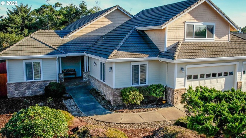 Welcome to your dream home in the gated riverfront community of - Beach Home for sale in Florence, Oregon on Beachhouse.com