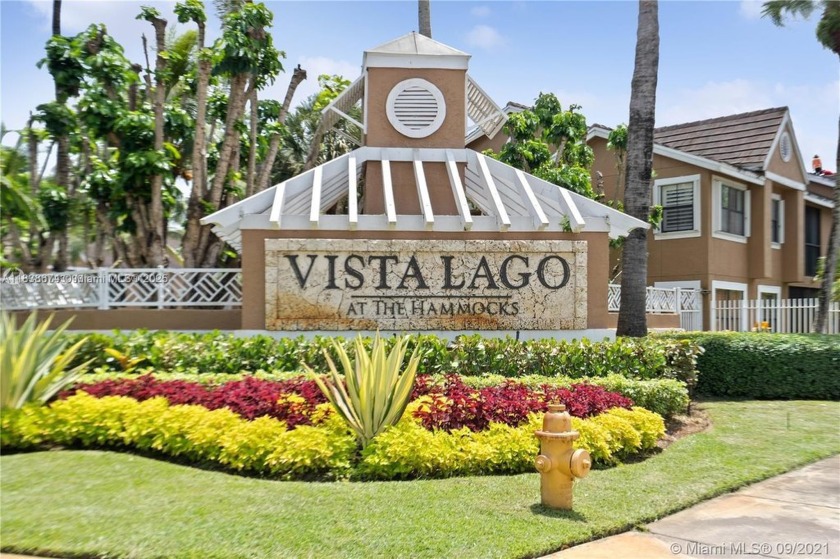 SELLER MOTIVATED!  BRING YOUR OFFER!  Apartment in Vista Lago At - Beach Condo for sale in Miami, Florida on Beachhouse.com