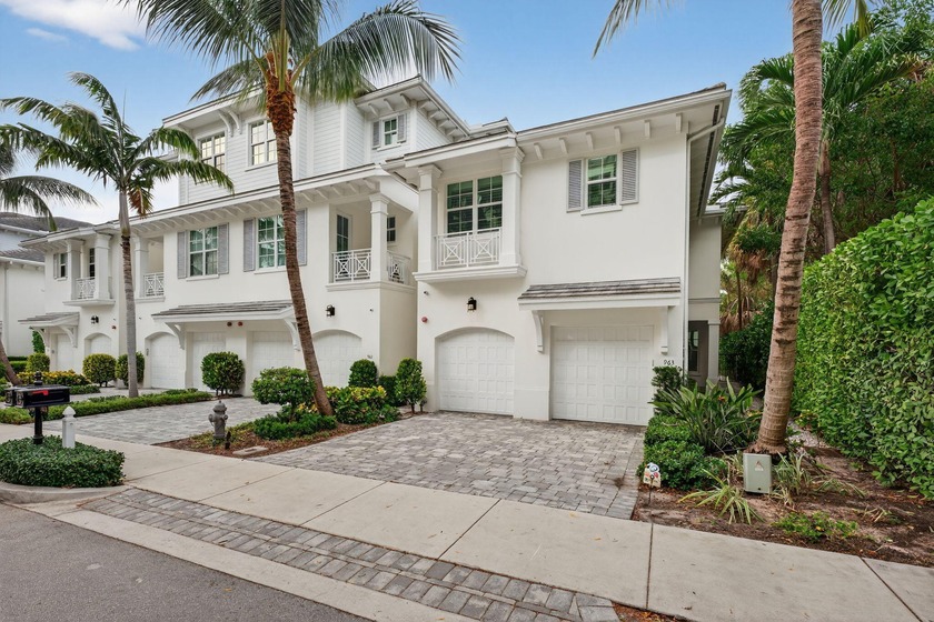 Luxury Townhome with Private Deeded Beach Access! This - Beach Townhome/Townhouse for sale in Boca Raton, Florida on Beachhouse.com