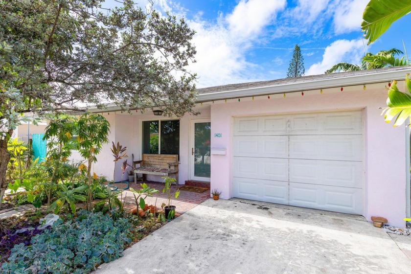 This 3-bedroom, 2-bathroom single-family home in the heart of - Beach Home for sale in Lake Worth Beach, Florida on Beachhouse.com