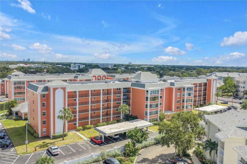 Under contract-accepting backup offers. Move right in!   All - Beach Condo for sale in St. Petersburg, Florida on Beachhouse.com