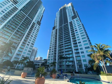 Gorgeous and Vacant, ready to move in spacious 1 bed, 1 bath - Beach Condo for sale in Miami, Florida on Beachhouse.com