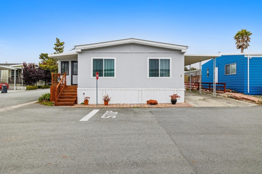 Quaint 2 Bed / 2 Bath manufactured home located in the charming - Beach Home for sale in Half Moon Bay, California on Beachhouse.com