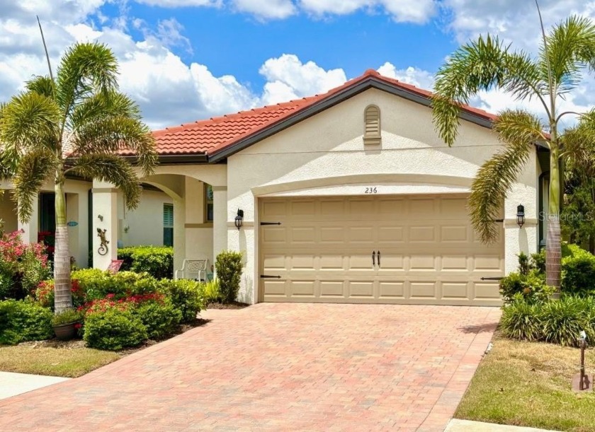 Wonderful opportunity to own a nearly new and well-maintained - Beach Home for sale in Nokomis, Florida on Beachhouse.com