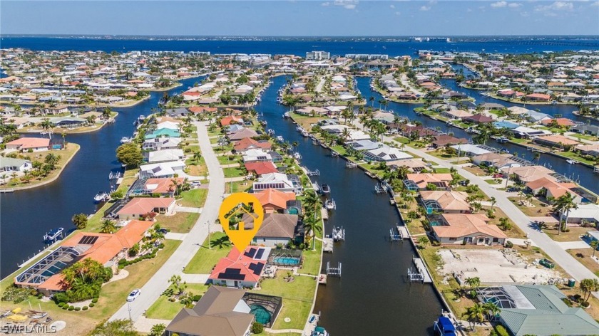 WOW! WELCOME ABOARD TO YOUR DREAM BOATING HAVEN! ABSOLUTELY - Beach Home for sale in Punta Gorda, Florida on Beachhouse.com