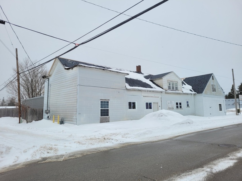 Vacant Office/Warehouse space. Let your mind be creative with a - Beach Commercial for sale in Rogers City, Michigan on Beachhouse.com