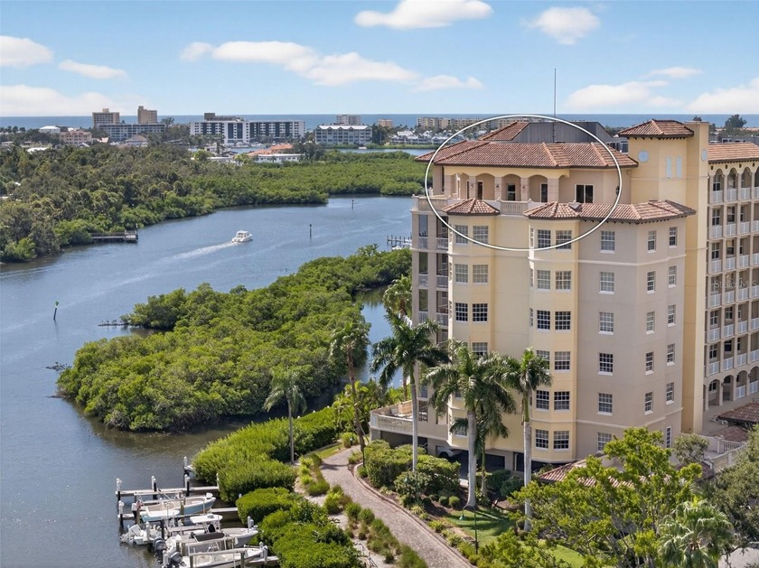 LUXURY PENTHOUSE WITH PRIVATE BOAT SLIP, OVER 1,000 SQFT TERRACE - Beach Condo for sale in Sarasota, Florida on Beachhouse.com