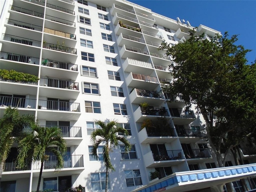 BEAUTIFUL VIEWS FROM THIS 4TH FLOOR UNIT. UNIT HAS IMPACT DOORS - Beach Condo for sale in Fort Lauderdale, Florida on Beachhouse.com