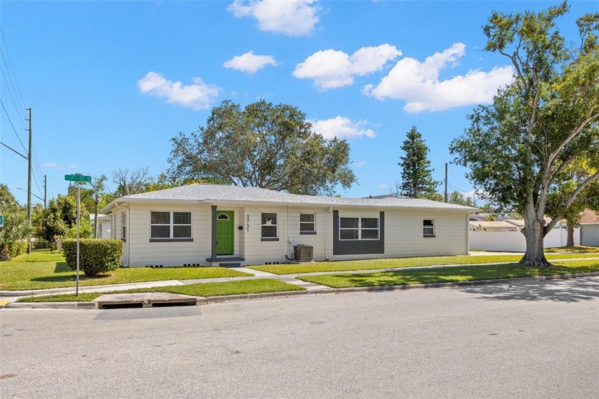 This conveniently located home is perfect for rental income - Beach Home for sale in St. Petersburg, Florida on Beachhouse.com