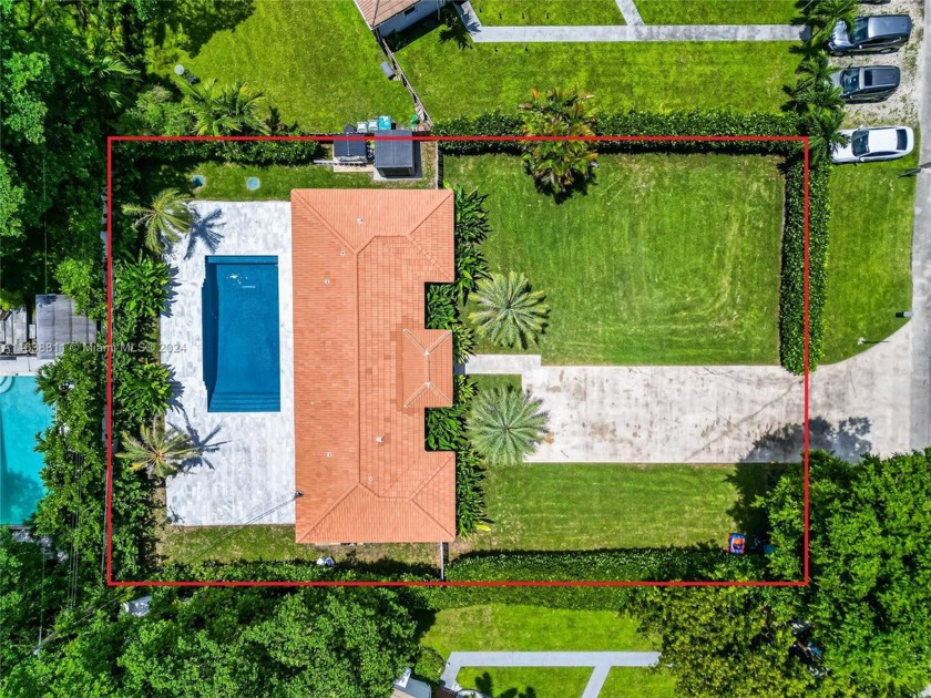 Oversized double lot in the prestigious neighborhood of Biscayne - Beach Home for sale in Biscayne Park, Florida on Beachhouse.com