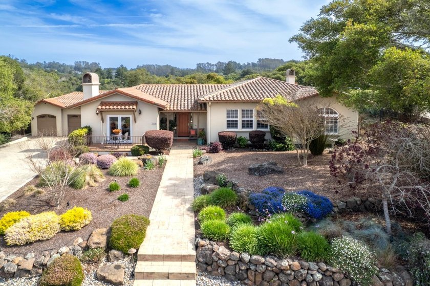 Welcome to this spacious single level, 4-bedroom, 3-bathroom - Beach Home for sale in Aptos, California on Beachhouse.com