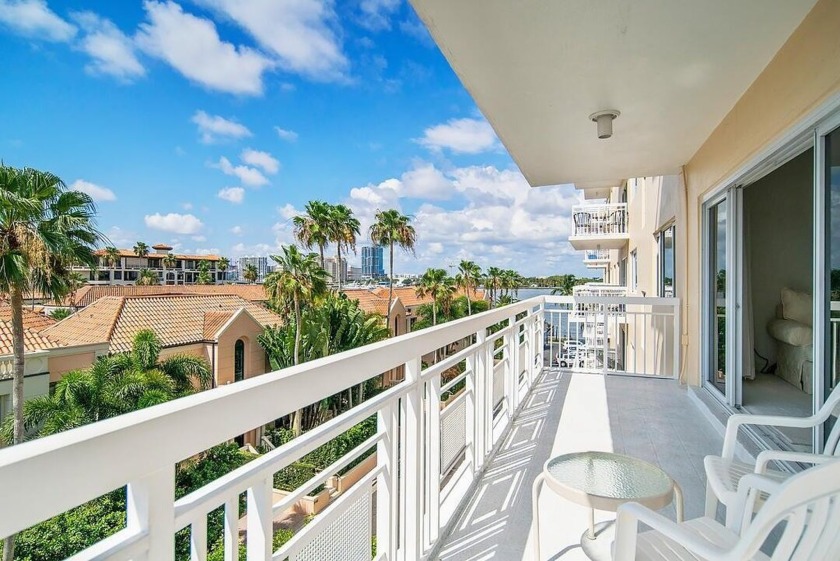 Jewel Box Perfection!!! This beautifully renovated 5th-floor - Beach Condo for sale in Palm Beach, Florida on Beachhouse.com