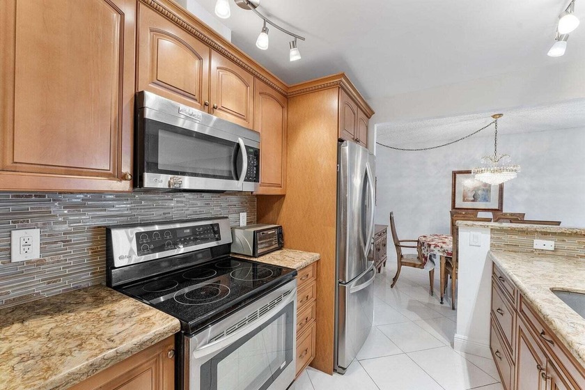 Beautifully maintained 2/2 in Pompano! This unit features IMPACT - Beach Condo for sale in Pompano Beach, Florida on Beachhouse.com