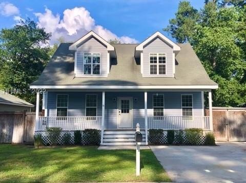 This custom built home in Brighton Oaks is a stick built two - Beach Home for sale in Bluffton, South Carolina on Beachhouse.com